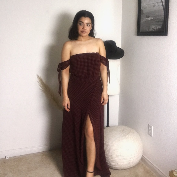 Vici Dresses & Skirts - Vici London Lover Off the shoulder Maxi dress